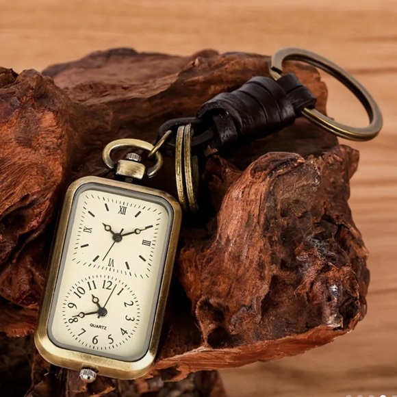 Keychain Watch - Picture 3 of 5